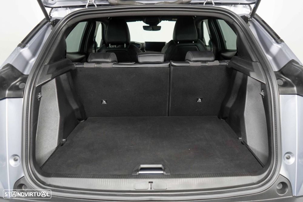 Peugeot 2008 1.2 PureTech GT EAT8 - 11