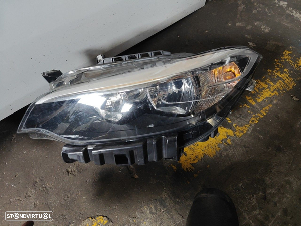 Farol Frente Esquerdo / Otica Esquerda Bmw 2 Cabriolet (F23)  7304461