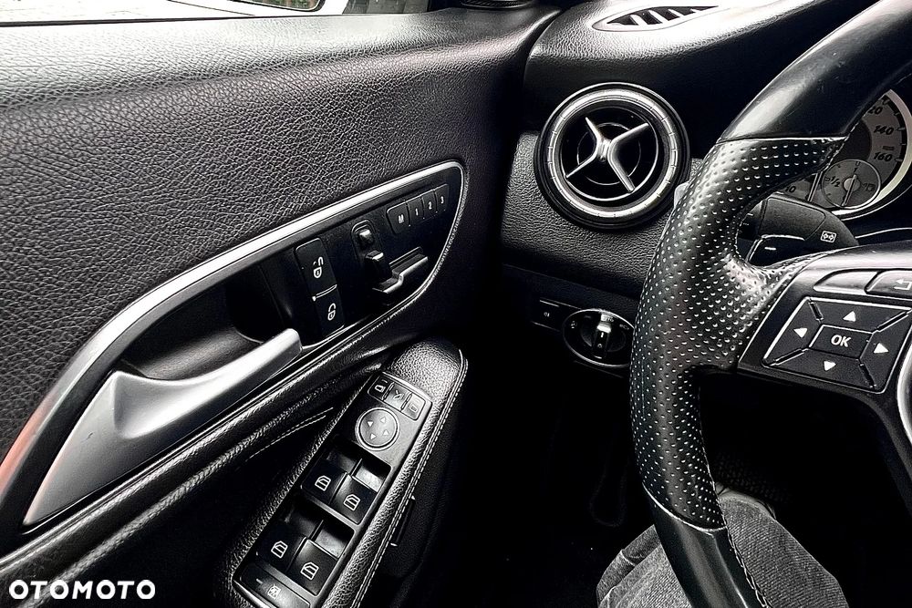 Mercedes-Benz CLA 250 Sport 7G-DCT - 12
