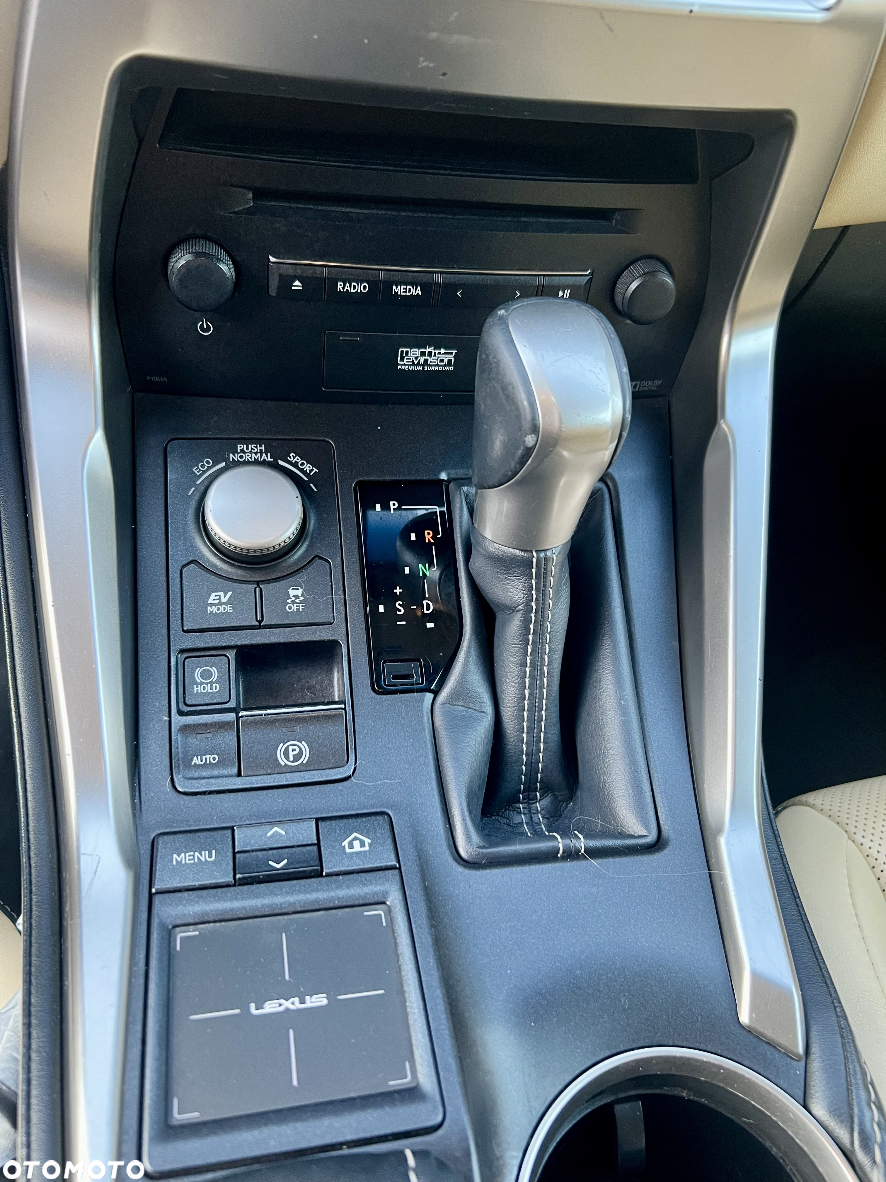 Lexus NX 300h Prestige AWD - 18