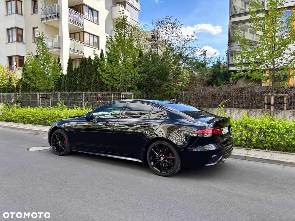 Jaguar XE 2.0 P300 AWD R-Dynamic HSE - 5