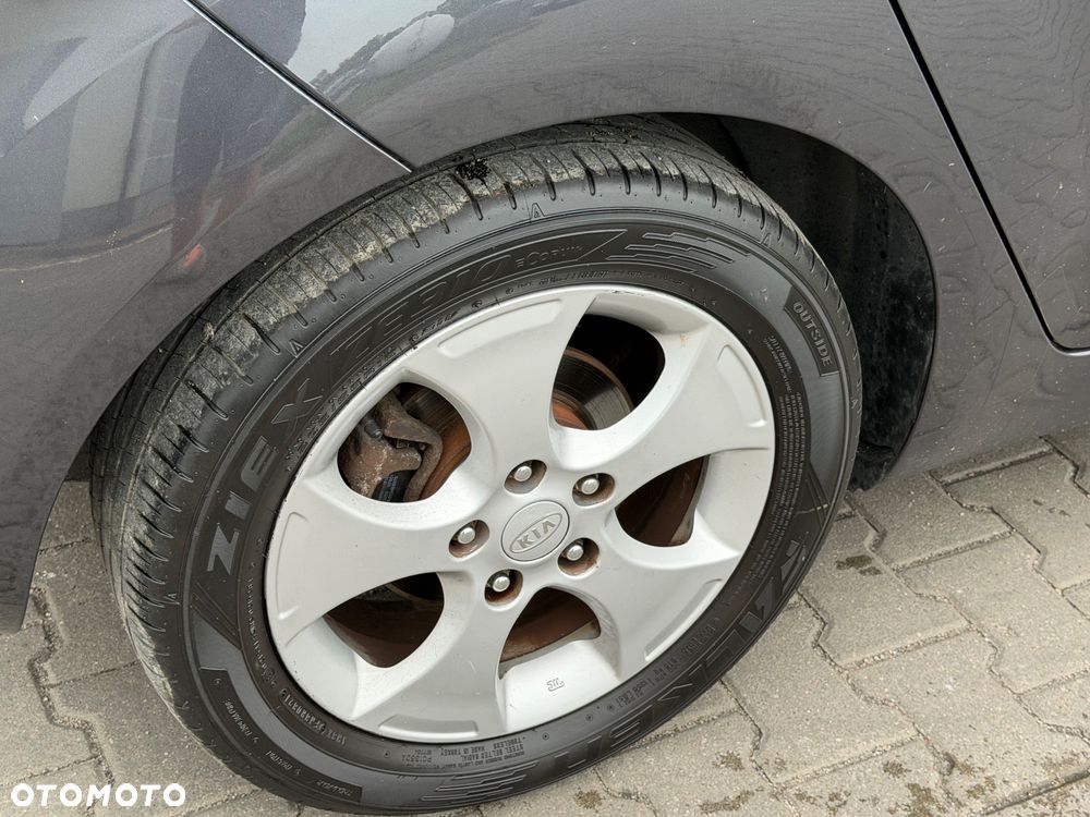 Kia Venga 1.6 L - 22