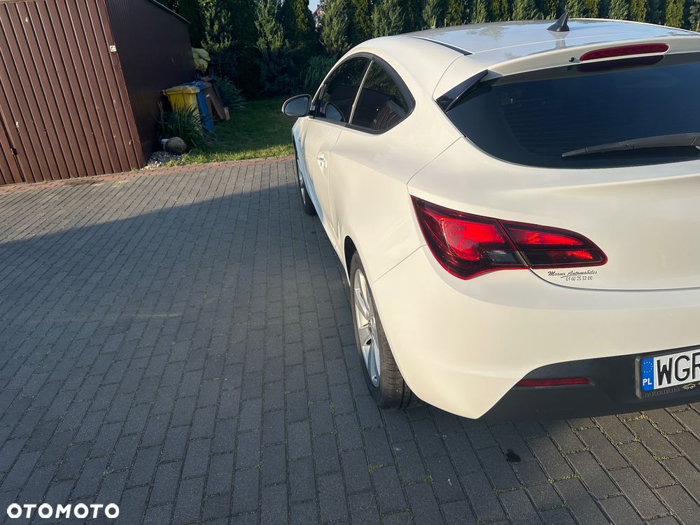 Opel Astra IV GTC 1.4 T Active - 16