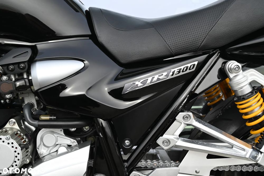 Yamaha XJR - 37