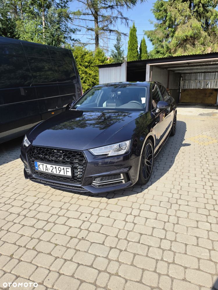 Audi A4 Limousine - 1