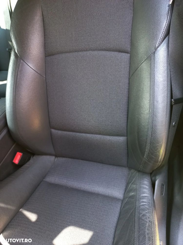 BMW Seria 5 525d xDrive AT - 3