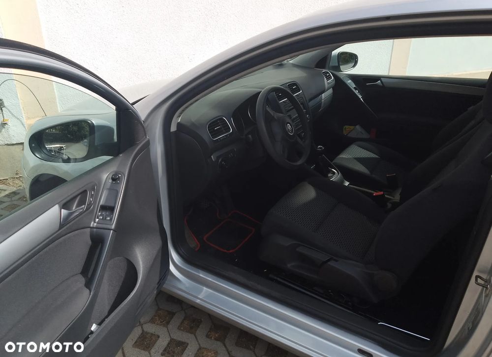 Volkswagen Golf - 6