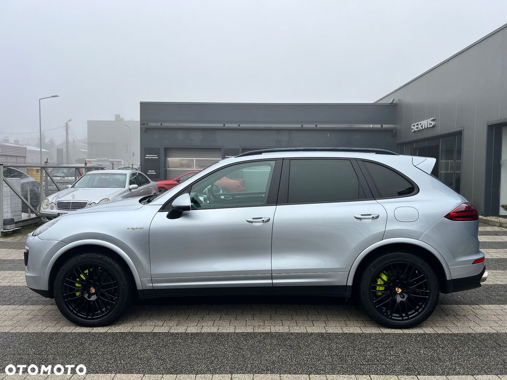 Porsche Cayenne S E-Hybrid - 4