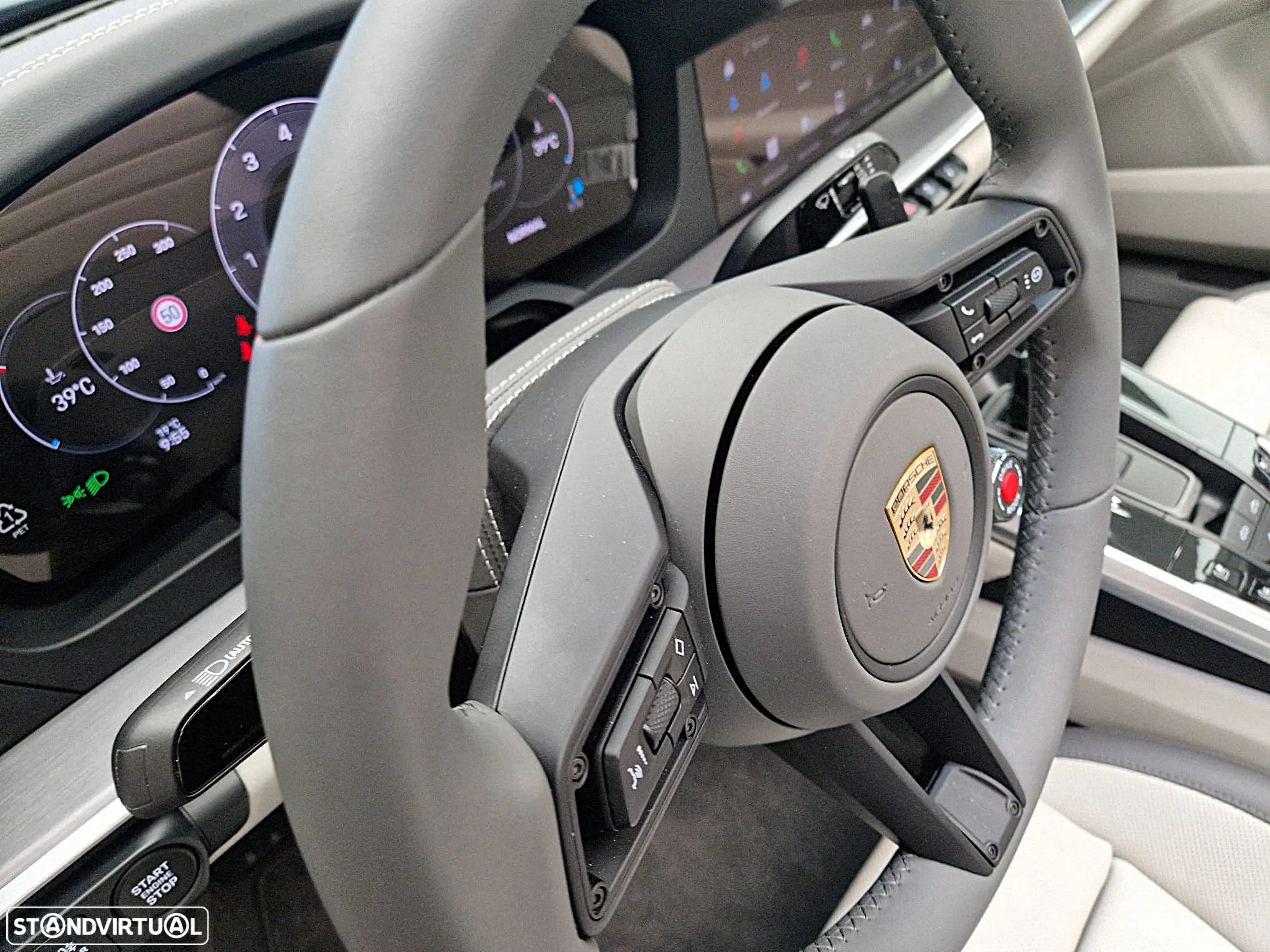 Porsche 911 (992) Carrera - 32