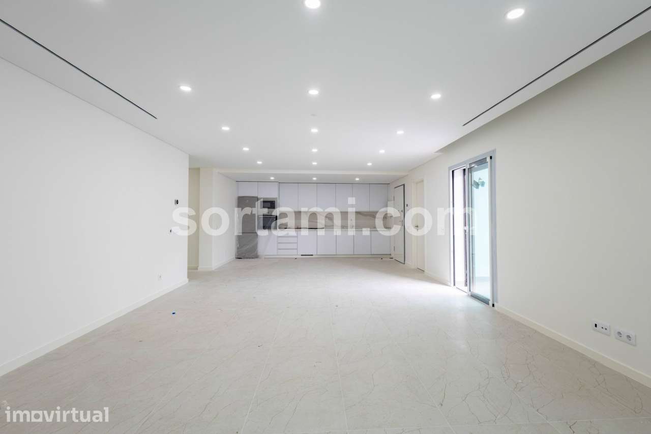 Apartamento T2 Venda em Quarteira,Loulé - Grande imagem: 2/17