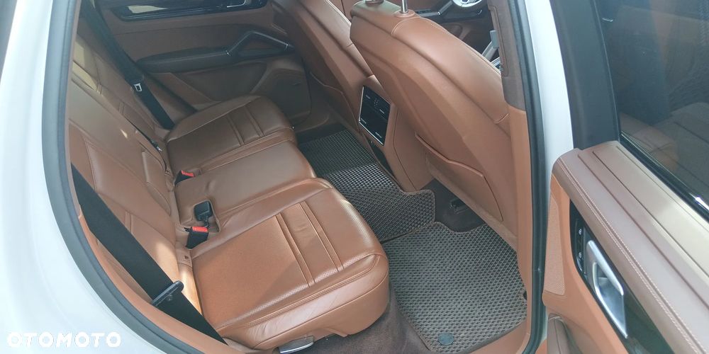 Porsche Cayenne - 11