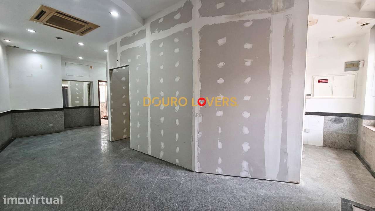 Espaço Comercial em Arcozelo para arrendamento - Grande imagem: 2/13