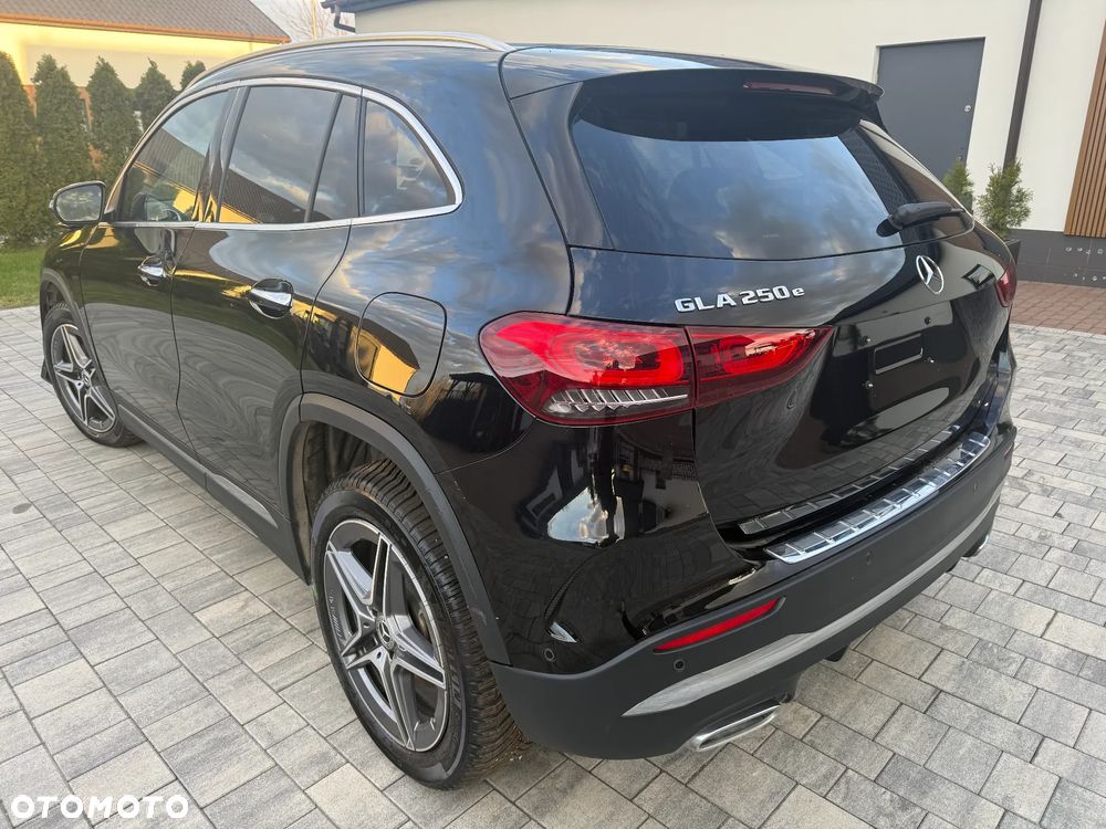 Mercedes-Benz GLA 200 7G-DCT Edition AMG Line - 16