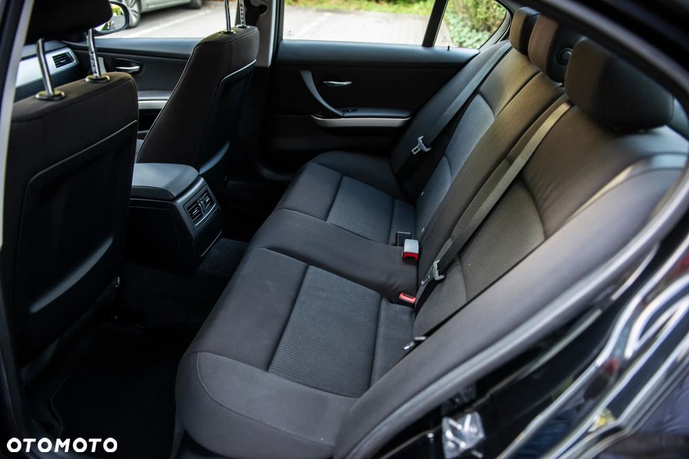 BMW Seria 3 320d - 19