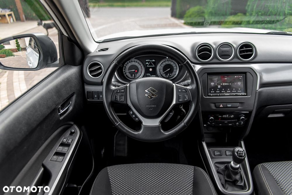 Suzuki Vitara 1.4 Boosterjet Hybrid Comfort+ - 32