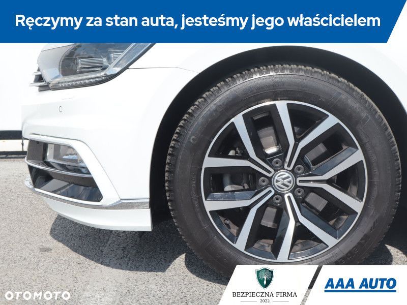 Volkswagen Passat - 17