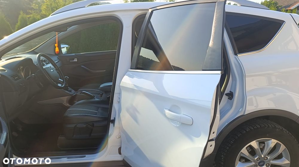 Ford Kuga 2.0 TDCi 2x4 Titanium - 15