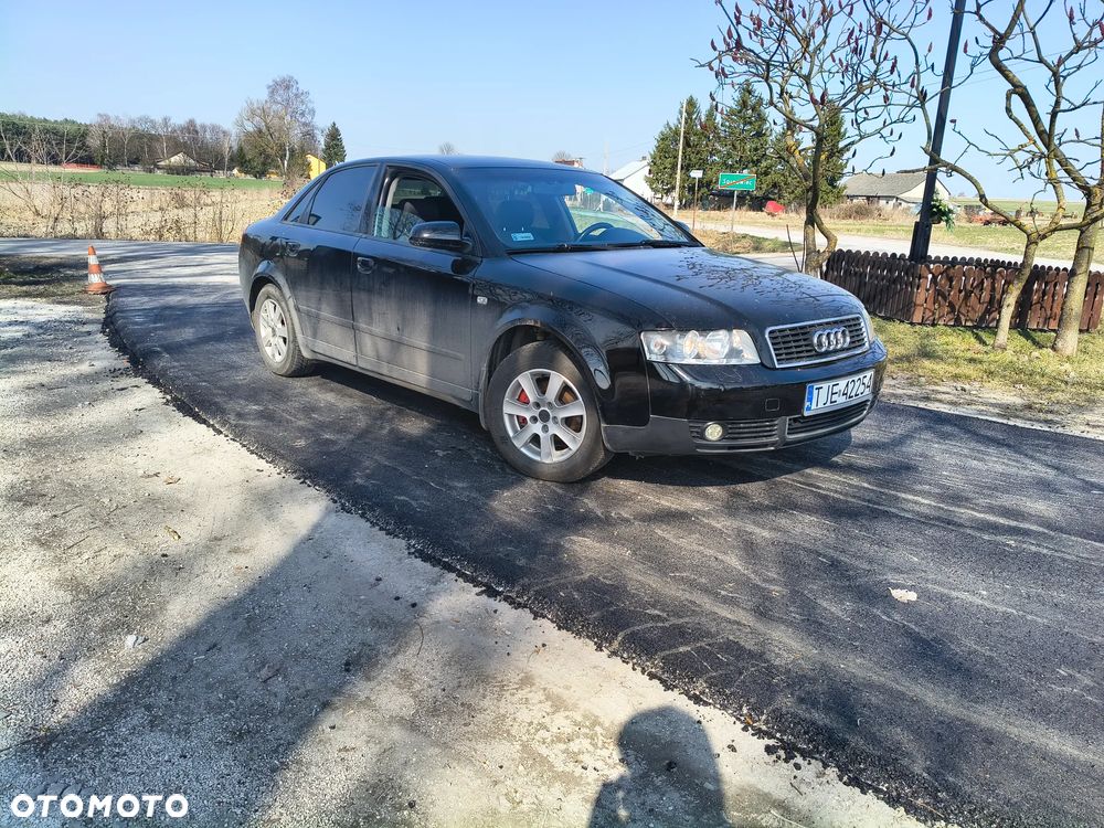 Audi A4 Limousine - 1