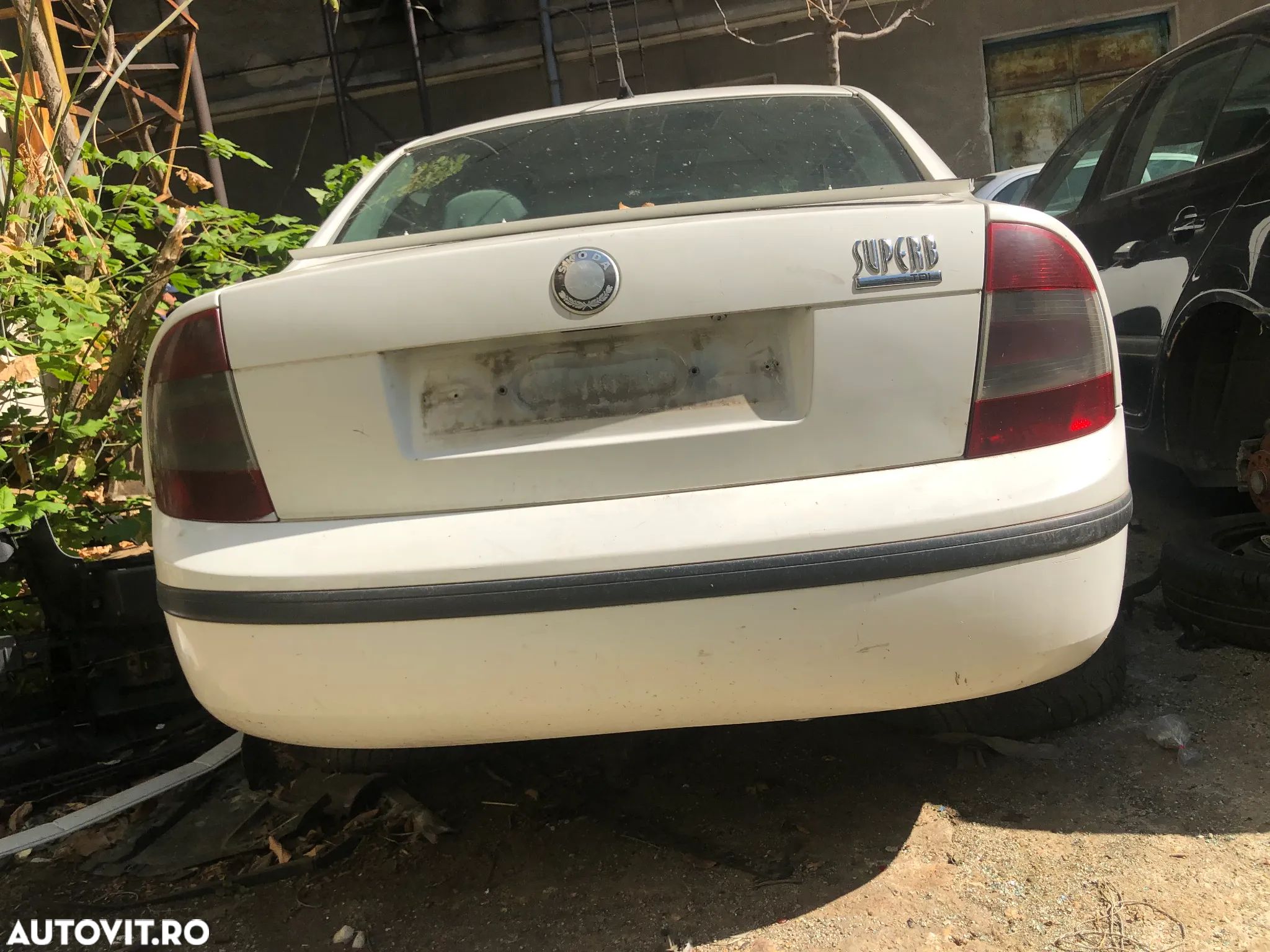 Bara spate Skoda Superb 1 alb 2005 - 1
