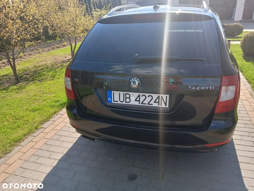 Skoda Superb 2.0 TDI DSG Elegance - 4