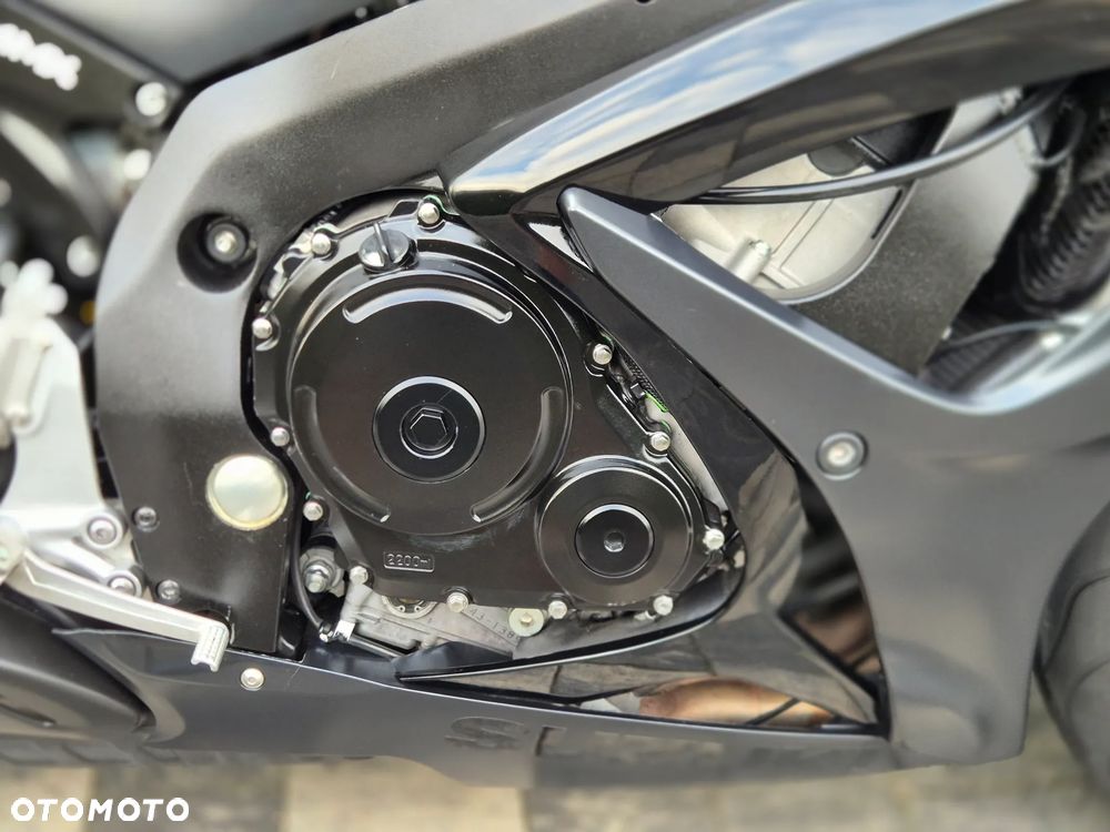 Suzuki GSX-R - 24