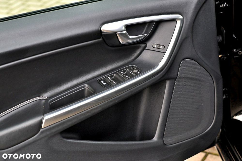 Volvo V60 D3 Drive-E Momentum - 5