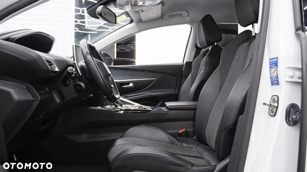 Peugeot 5008 1.5 BlueHDi Allure S&S EAT8 - 21