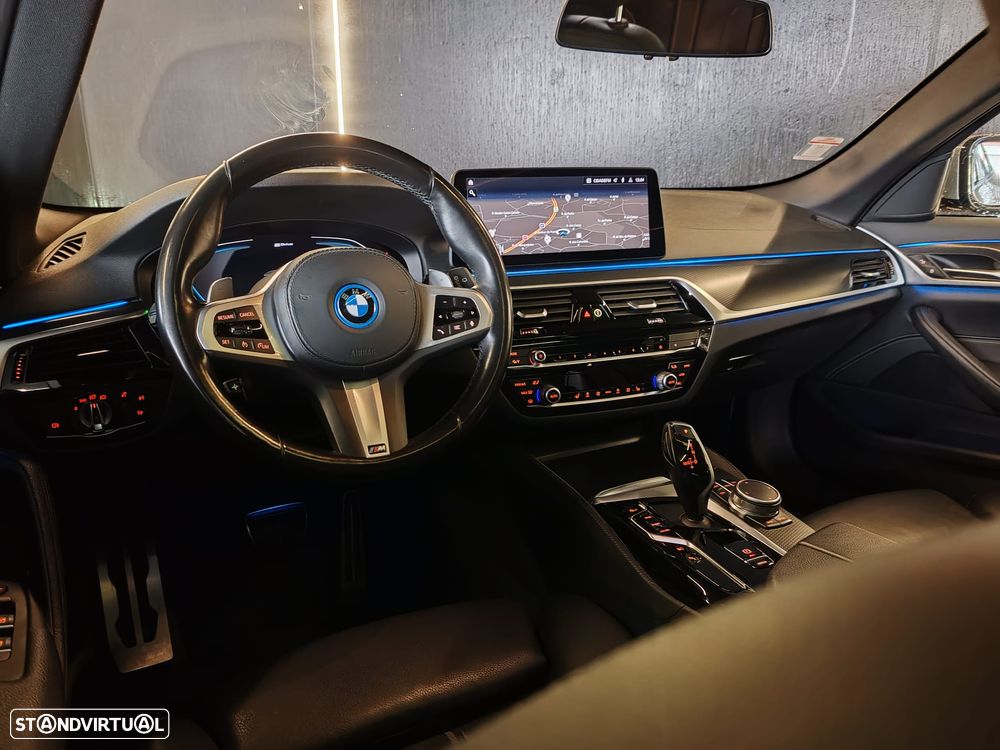 BMW 520 e Pack M - 14