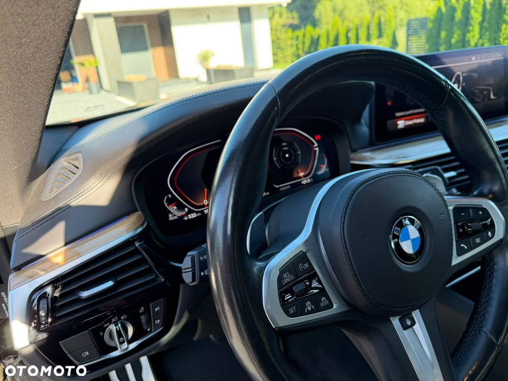 BMW Seria 5 540d xDrive mHEV M Sport sport - 4
