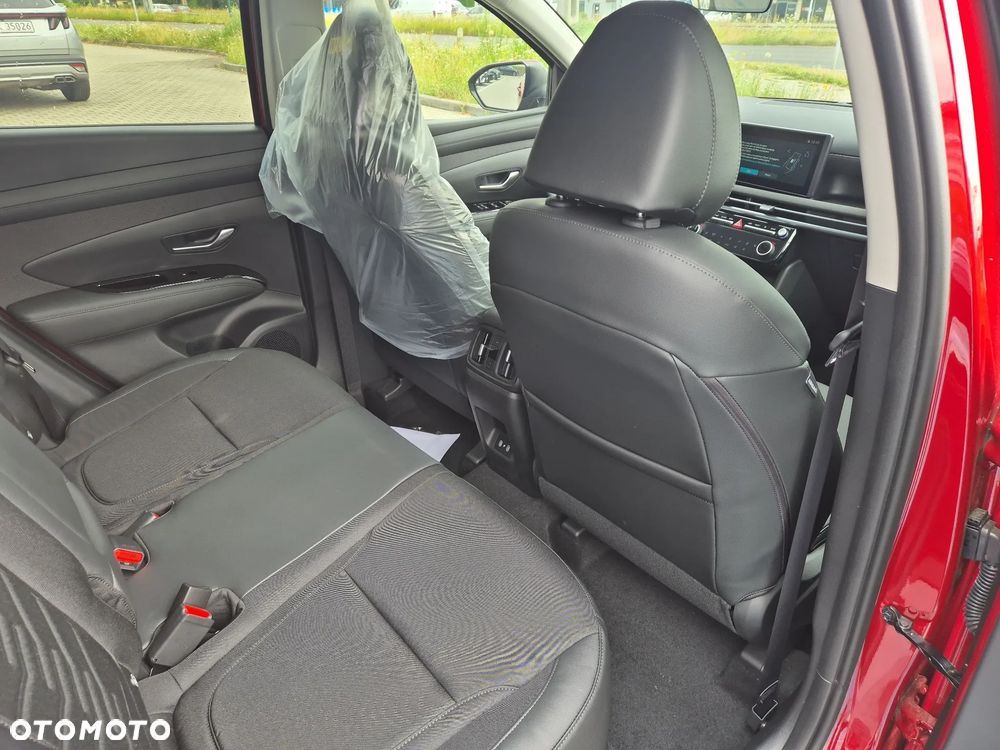 Hyundai Tucson 1.6 T-GDi HEV Executive 2WD - 17