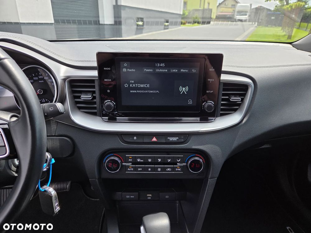 Kia Ceed 1.6 CRDi Eco-Dynamics+ (48V Mild-Hybrid) DCT7 Platinum Edition - 13