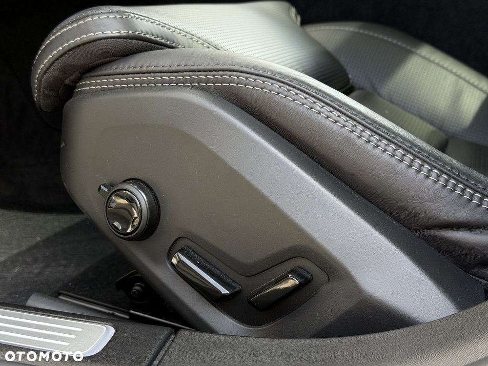 Volvo V90 Cross Country - 24