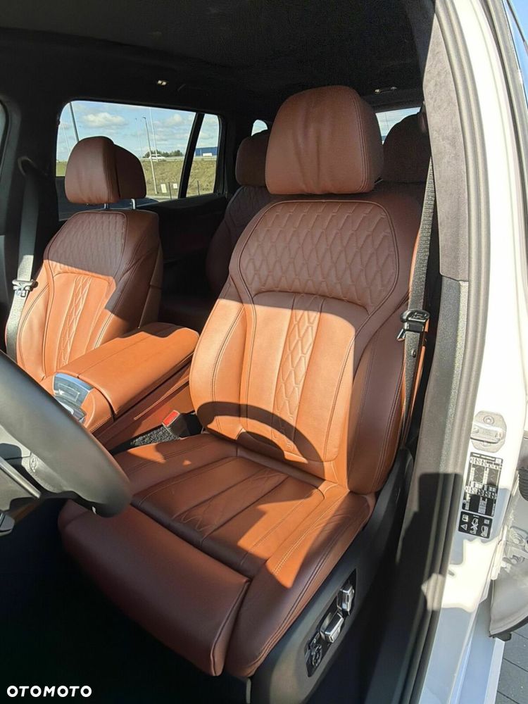 BMW X7 - 12