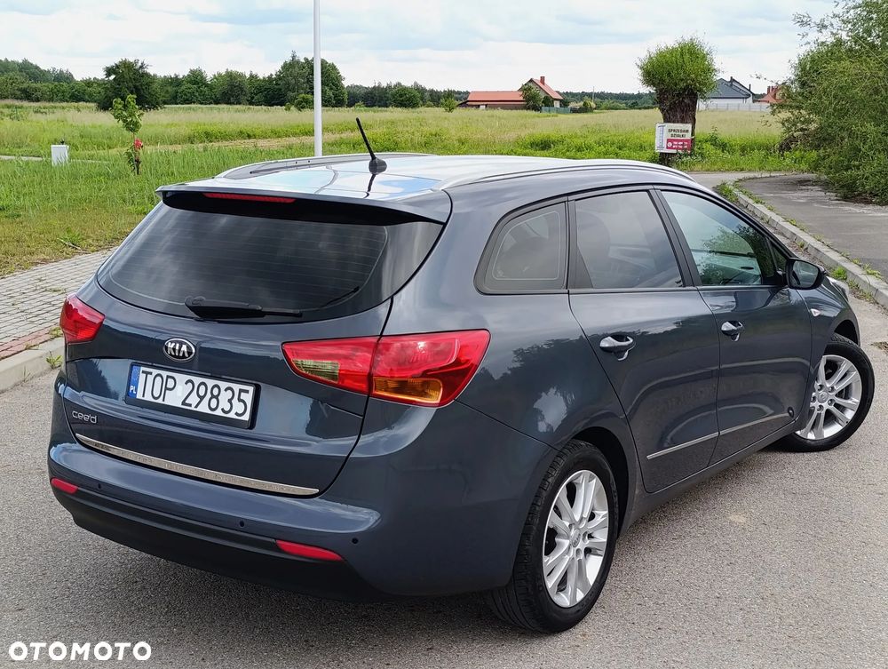 Kia Ceed 1.6 GDI Dream Team Edition - 23