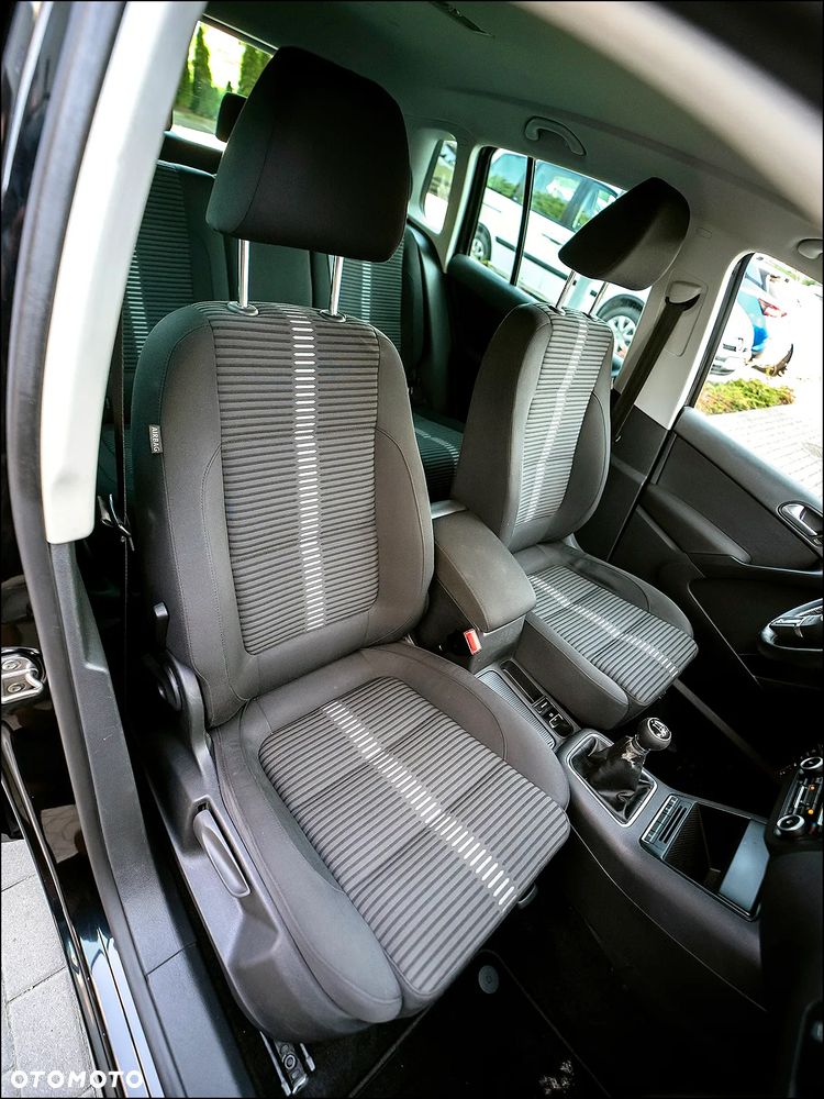 Volkswagen Tiguan - 36