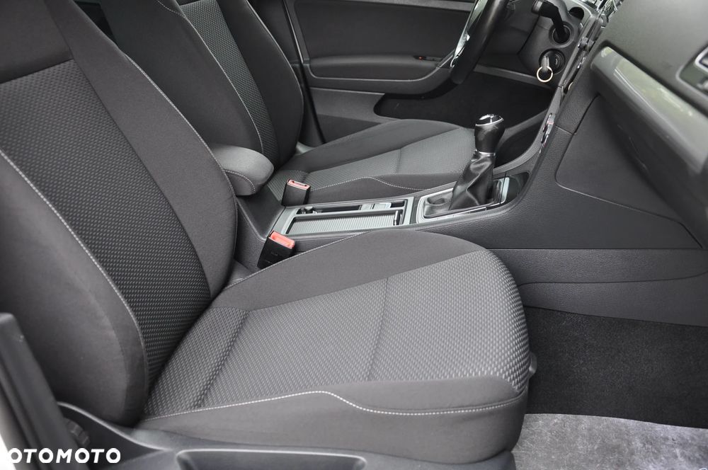 Volkswagen Golf 1.5 TSI BMT Comfortline - 18