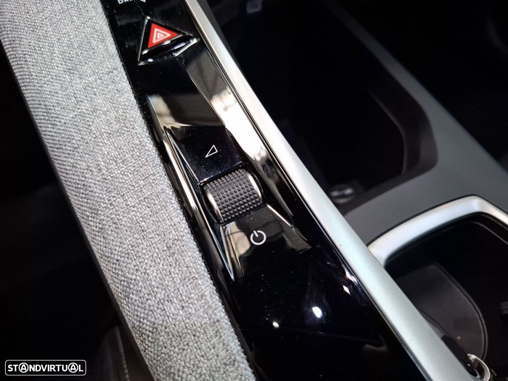 Peugeot 3008 1.2 Hybrid Allure e-DCS6 - 21