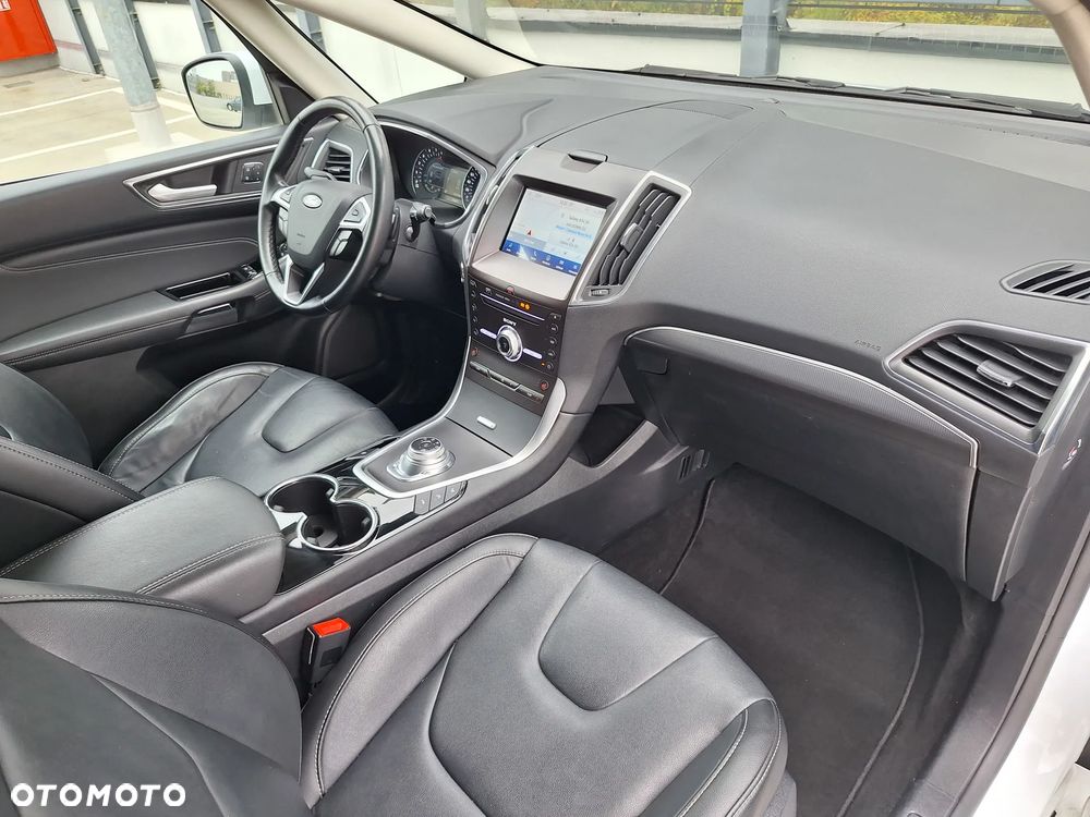 Ford S-Max 2.0 EcoBlue Titanium - 27