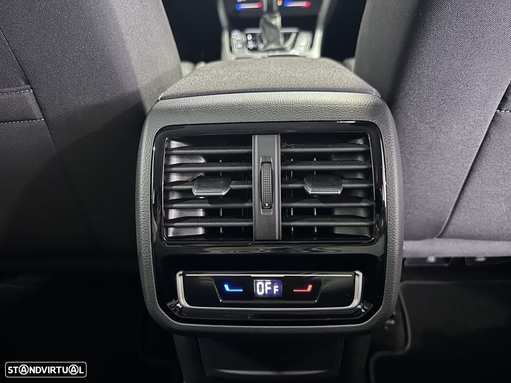 VW Passat Variant - 22