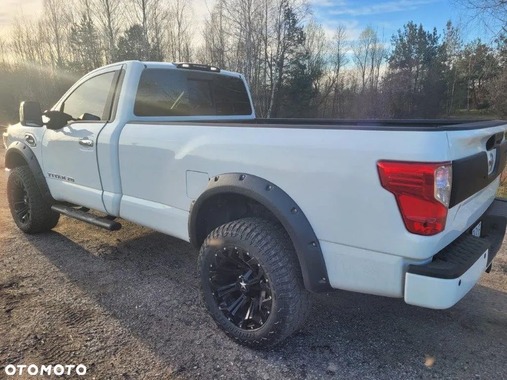 Nissan Titan - 3