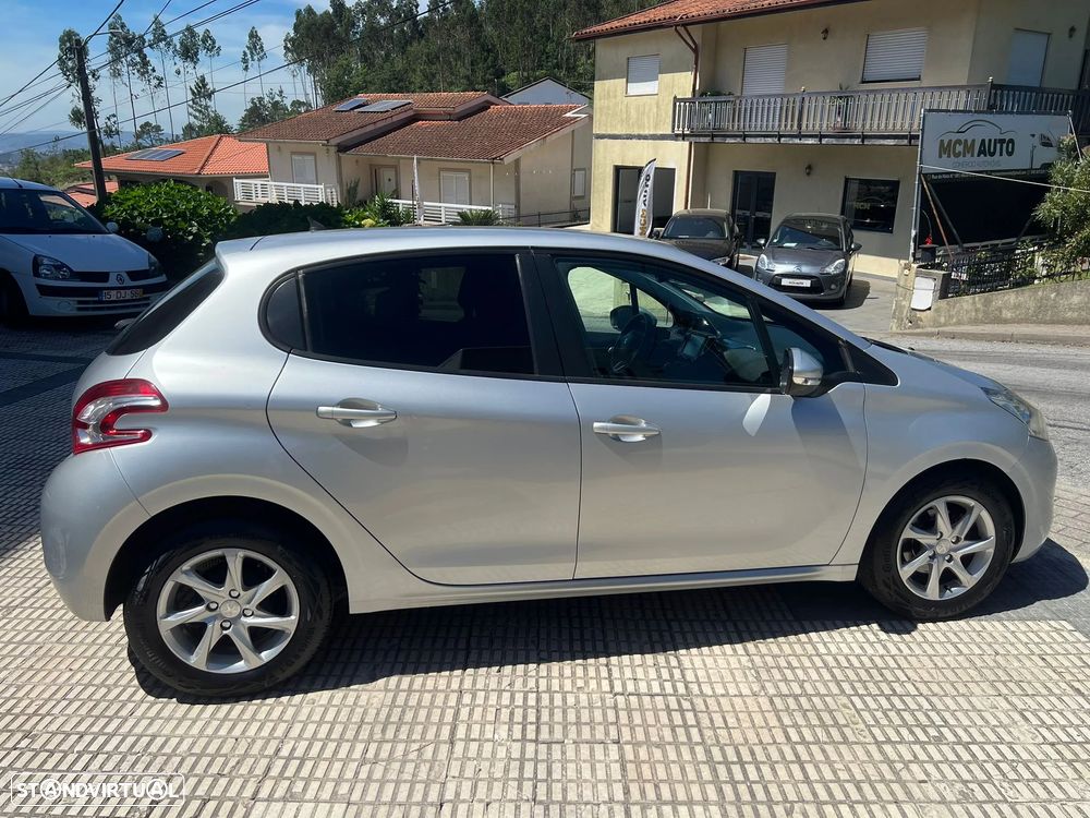 Peugeot 208 1.2 PureTech Style - 7