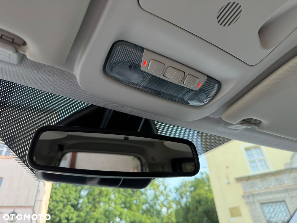 Ford Tourneo Courier 1.5 TDCi S&S Titanium - 40