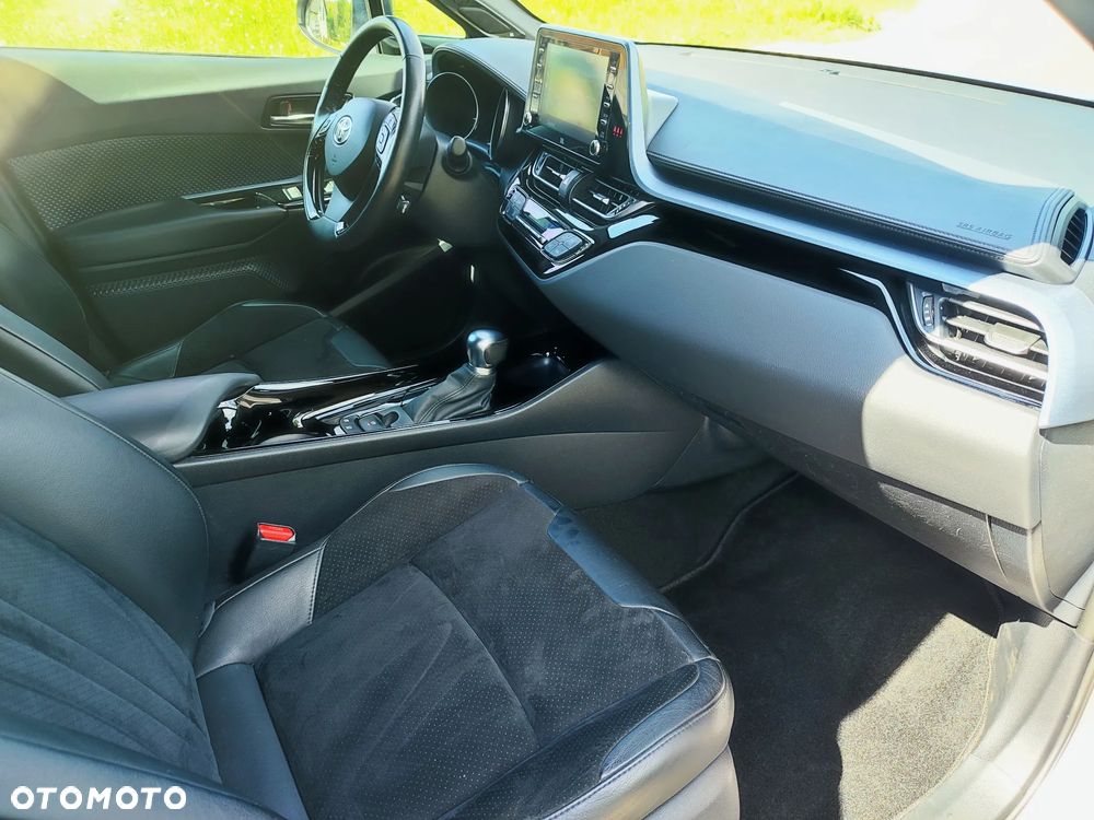 Toyota C-HR 2.0 Hybrid Executive - 40