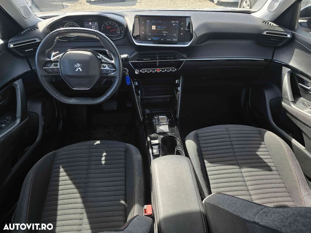 Peugeot 2008 - 11