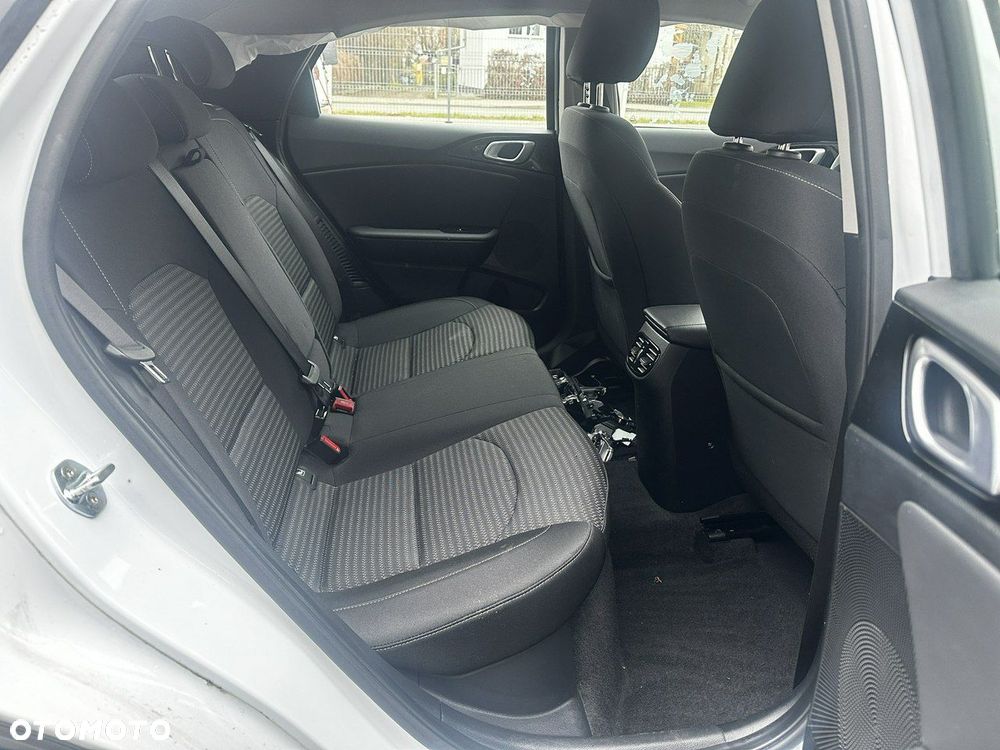 Kia XCeed - 18