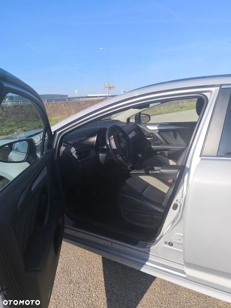 Toyota Avensis 1.8 Premium - 2