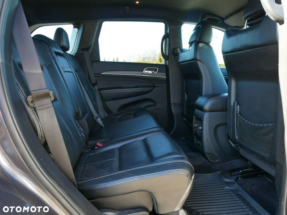 Jeep Grand Cherokee - 23