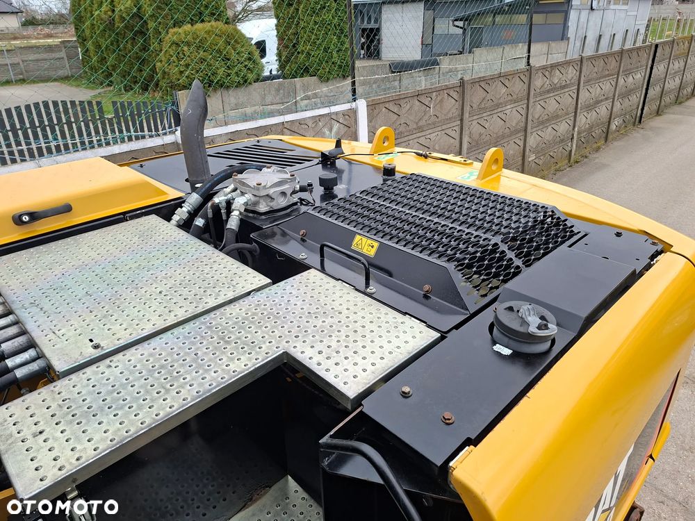 Caterpillar CAT M 318 D - 16