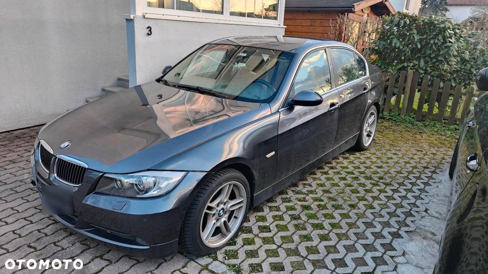 BMW Seria 3 325i - 1