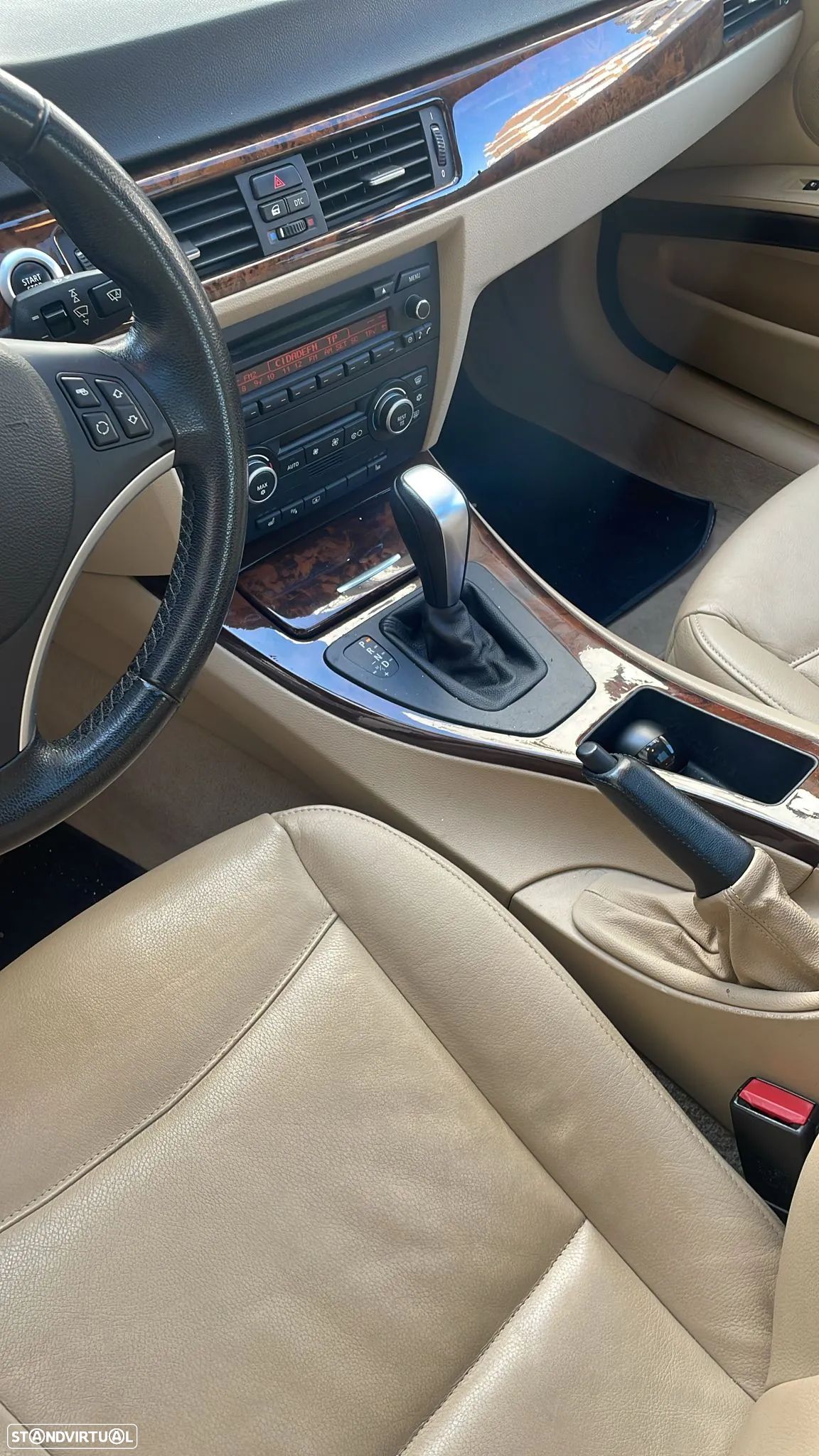 BMW 320 i Auto - 1